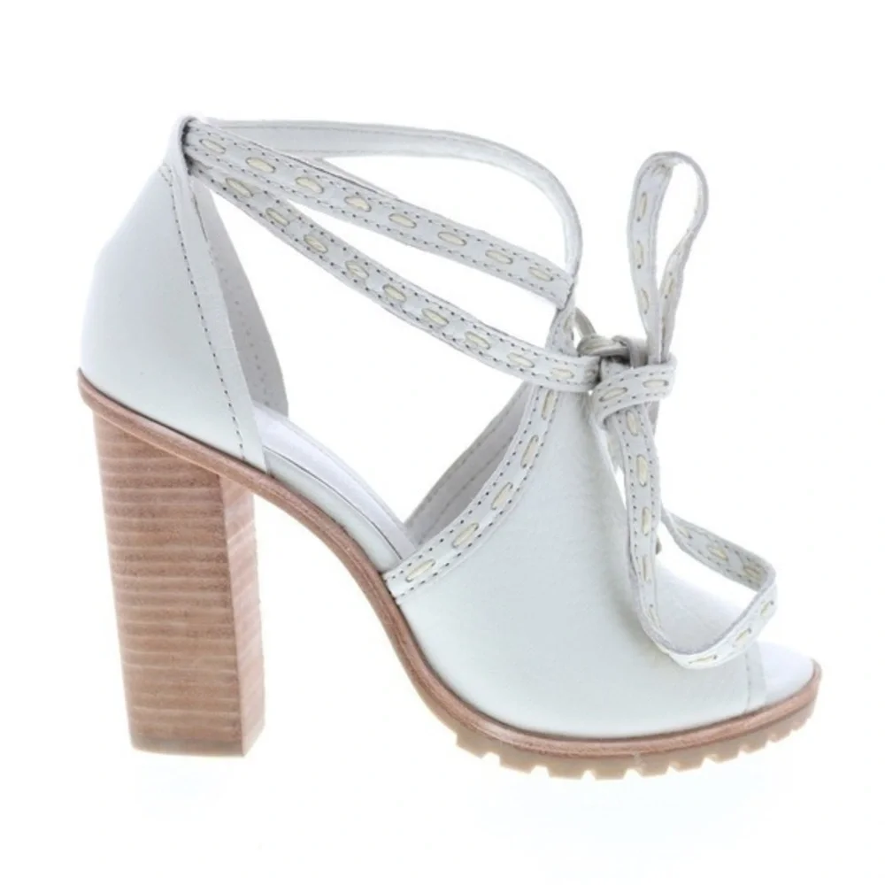 Frye Suzie Pickstitch Lug Womens White Leather Strap Heels Shoes size 7 1/2